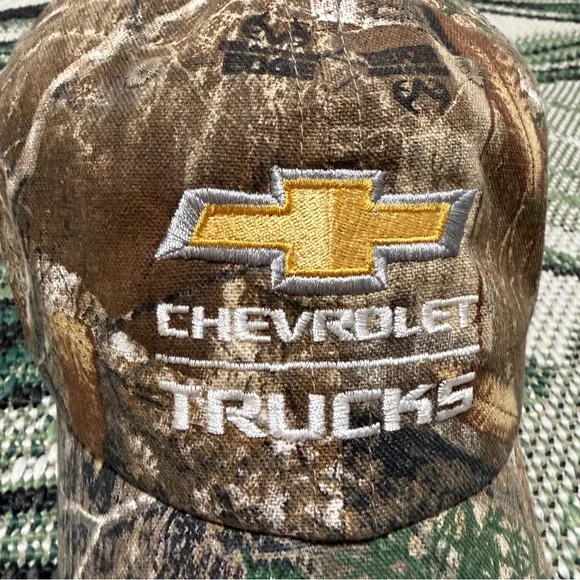 Chevrolet Trucks Camo Cap Real Tree Edge Camouflage Hat Chevy Bow tie - Picture 3 of 6